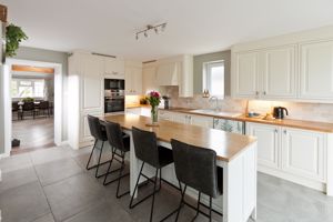 Kitchen / Breakfast Room - click for photo gallery